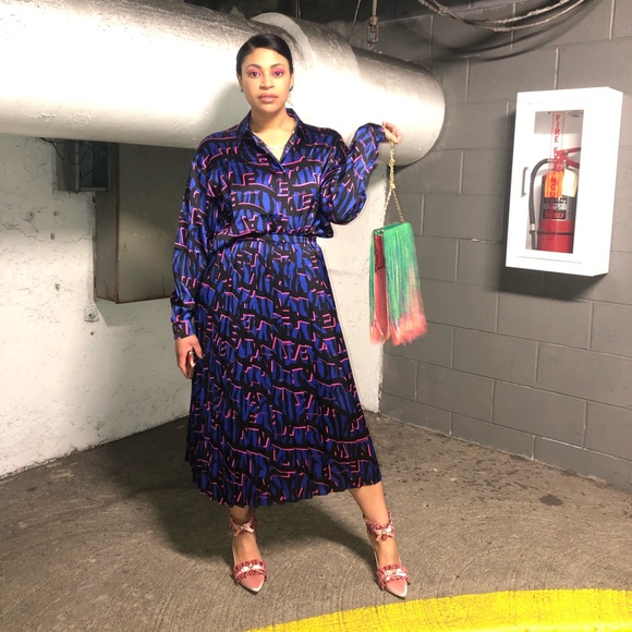 Mona! - Picture 1 of 8